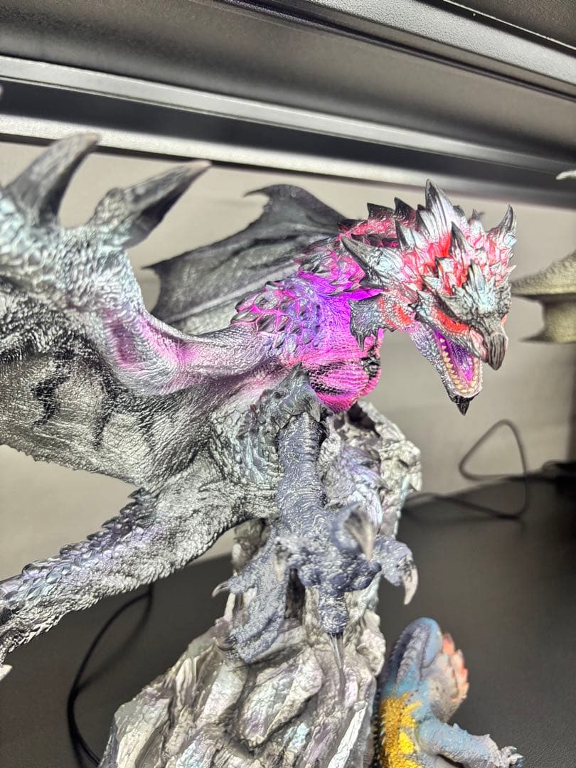 モンスターハンター フィギュア リオレウス希少種 ガレージキット LED発光