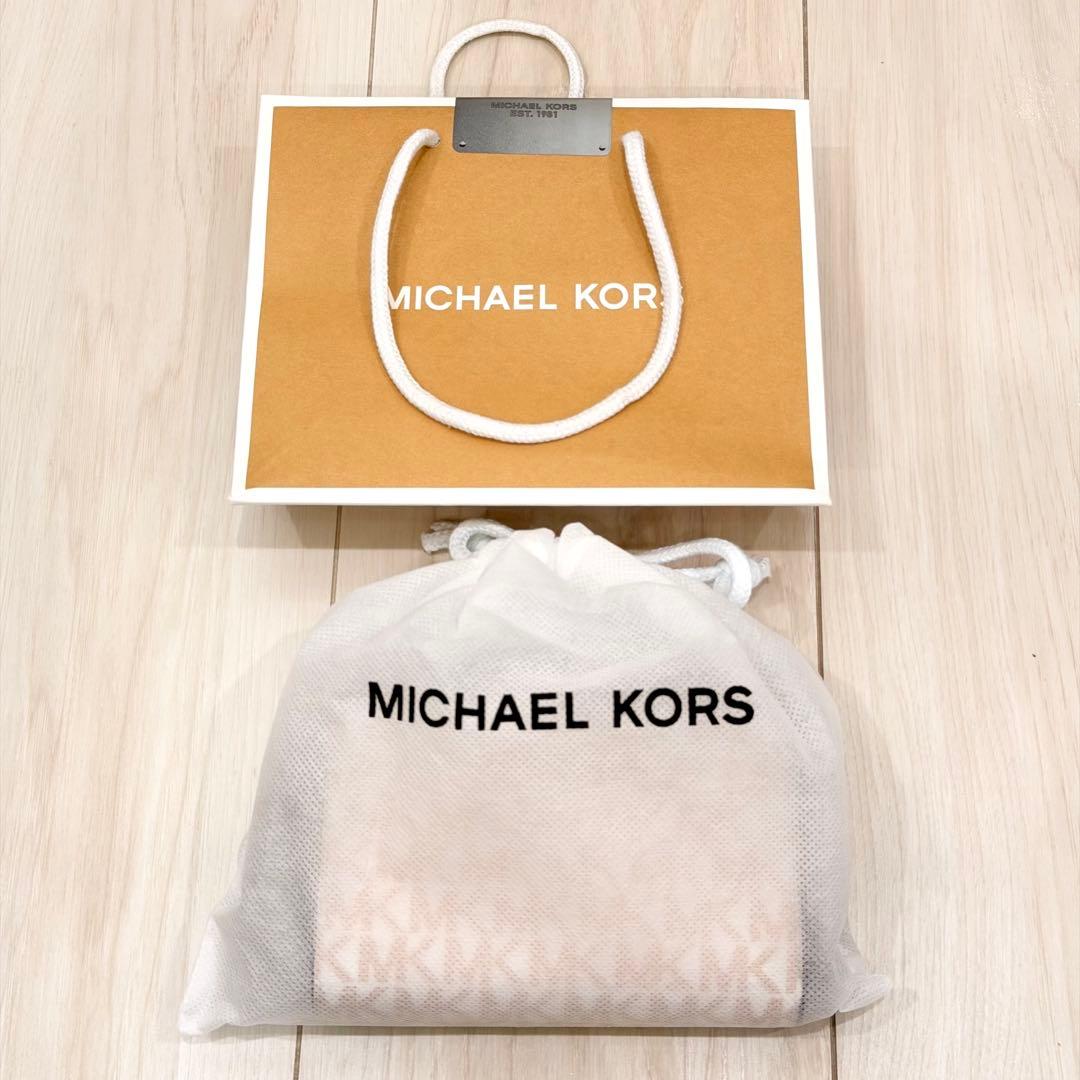 【正規品/新品】MICHAEL KORS モノグラム 二つ折り財布