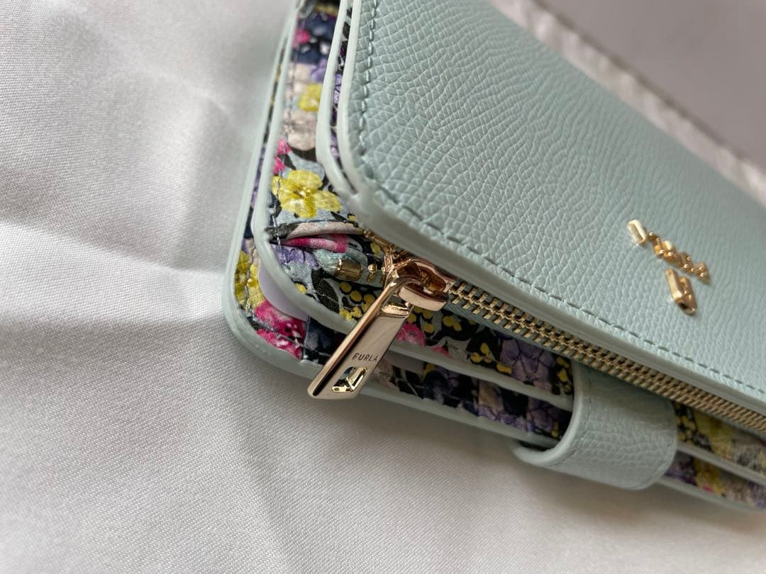 専用【新品】FURLA CAMELIA M コンパクト財布