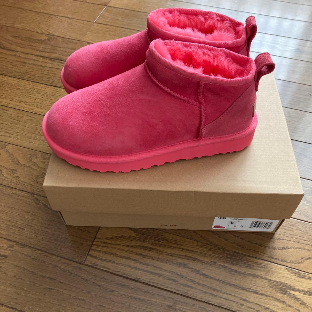 新品未使用 UGG W Classic Ultra Mini Boots