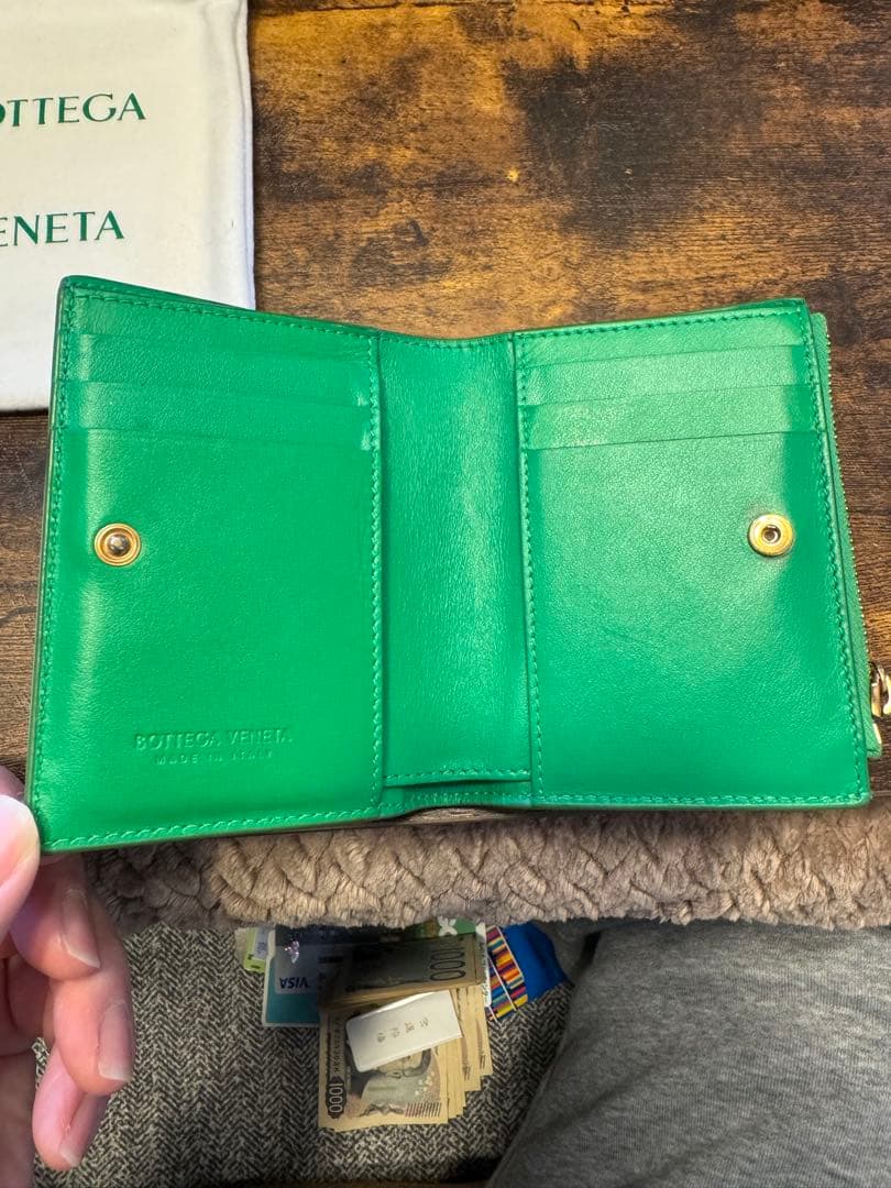 ボッテガヴェネタ 二つ折り財布 カセット マキシイントレ グリーン レザー