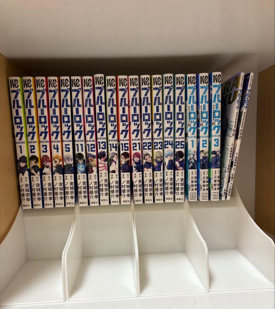 ブルーロック1～27巻 エピソード凪1～3巻 原宿 表参道 キャラクターブック