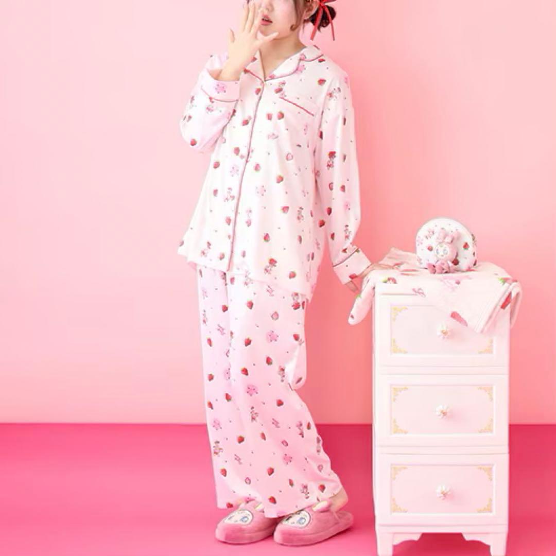 も*も様 メゾピアノ新品新作タグ付きベリエちゃん いちご柄パジャマF