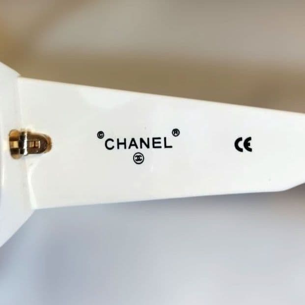 オールドCHANEL ホワイトサングラス 品番05246 10601