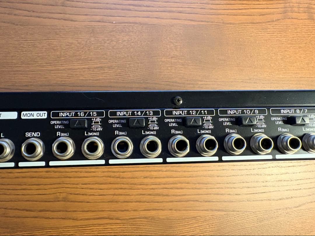 Behringer RX1602 アナログミキサー