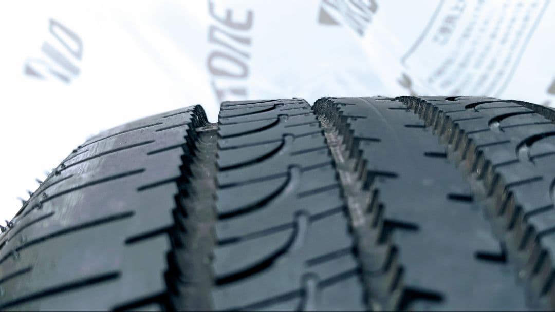 デリカD5純正タイヤ4本 GEOLANDAR SUV 225/55R18