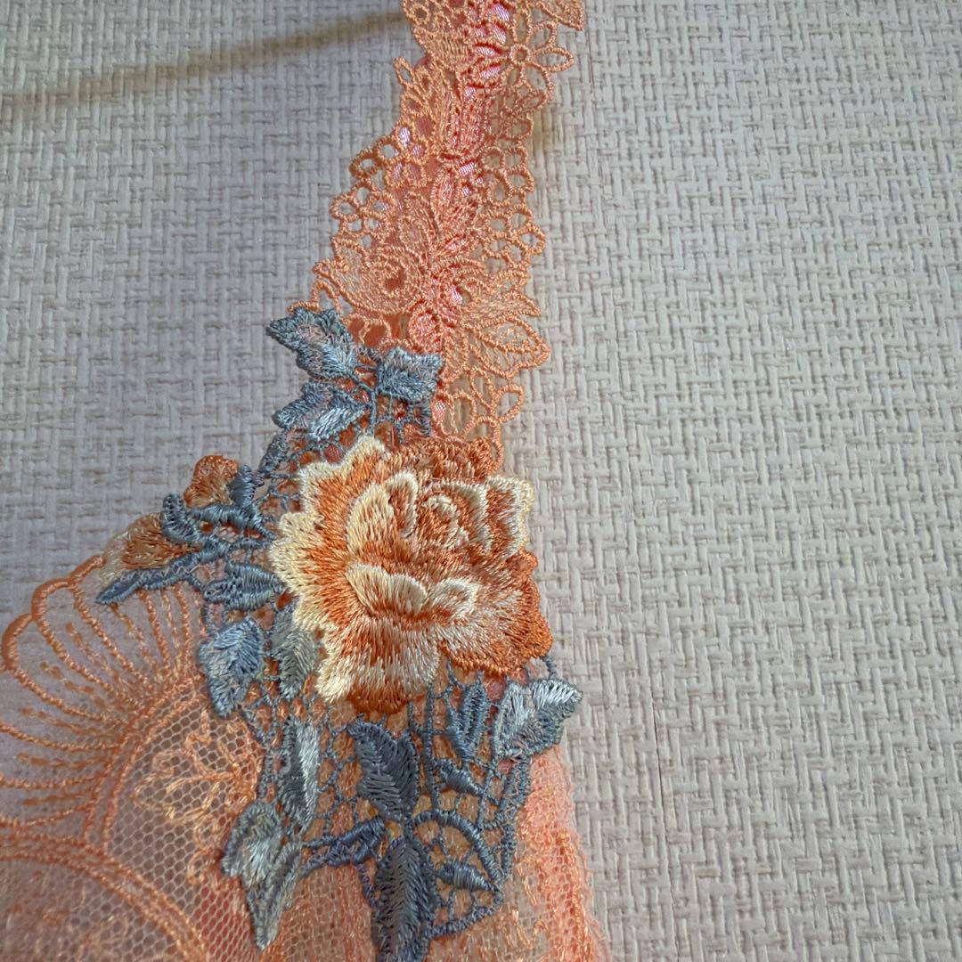 新品タグ付　Trefle 花柄刺繍 コーラルピンク レースキャミソール