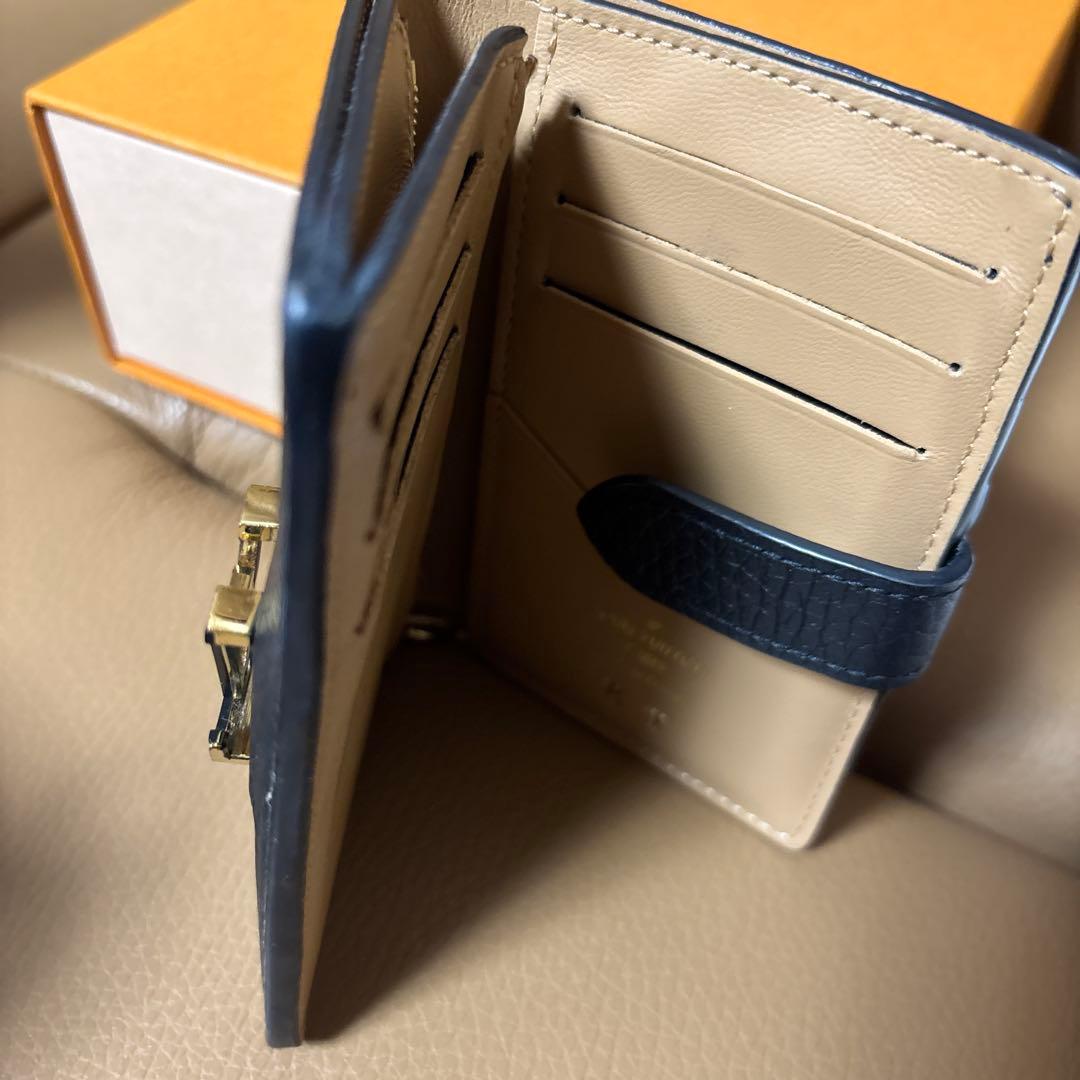 ルイヴィトン　LV ヴェルティカル ウォレット コンパクト　 VUITTON