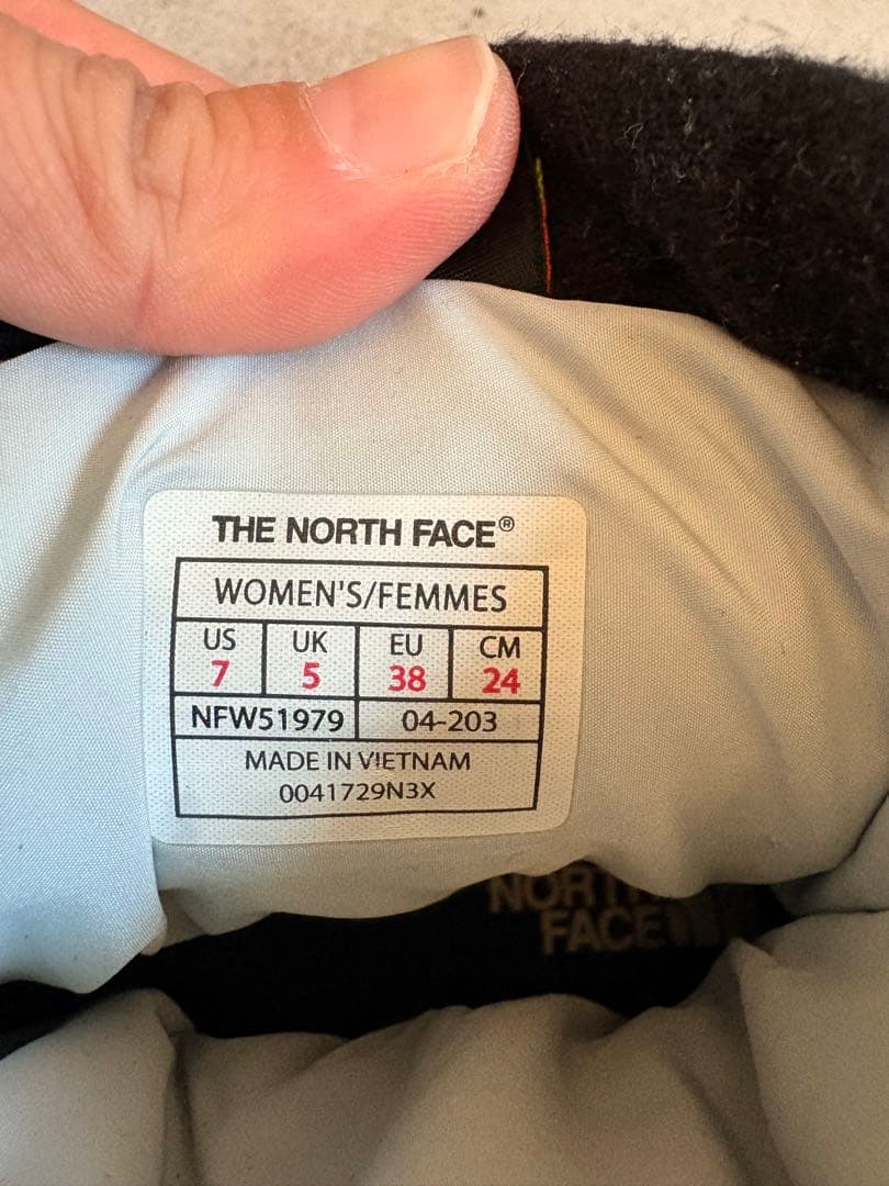 今日だけ1000円オフ！THE NORTH FACE ブラックショートブーツ
