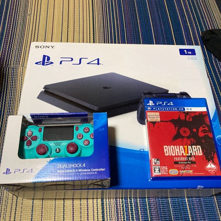 PS4本体1TB+ゲオ限定コントローラー+ソフト1つ