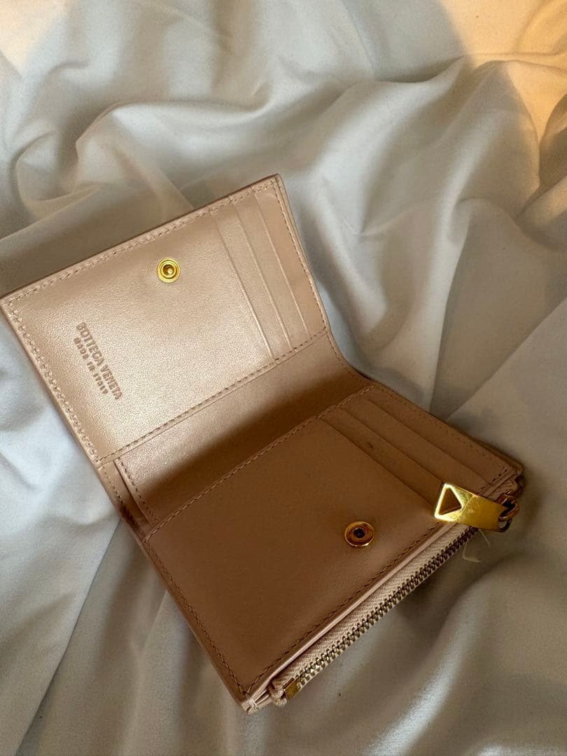 bottega veneta ベージュ 二つ折り財布