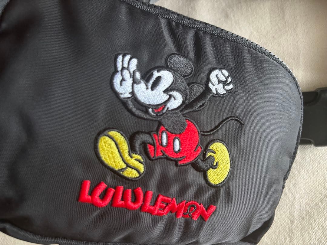 ディズニー x ルルレモン Everywhere ベルトバッグ