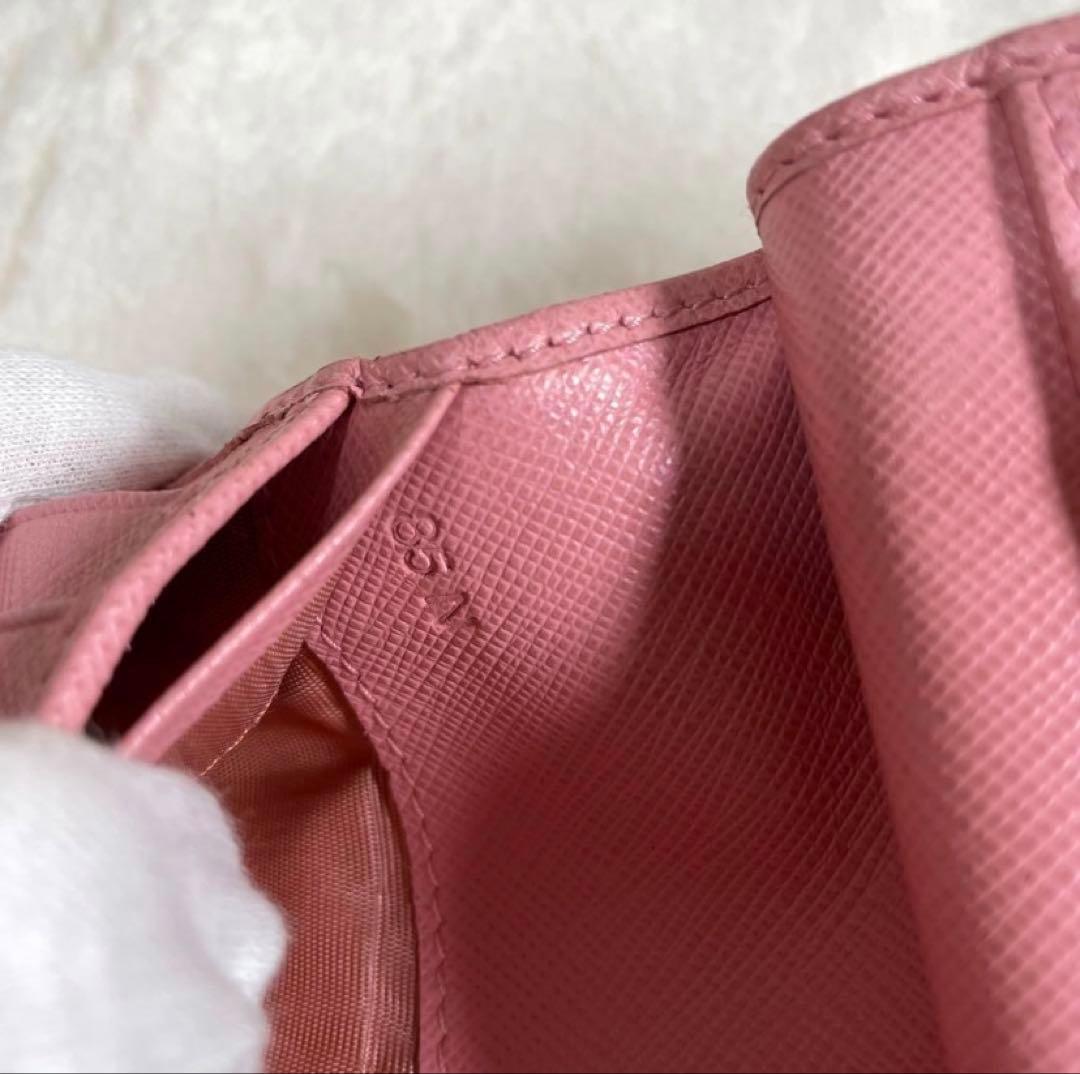 【人気】PRADA 二つ折り財布 ピンク ペオニアベルト サフィアーノ