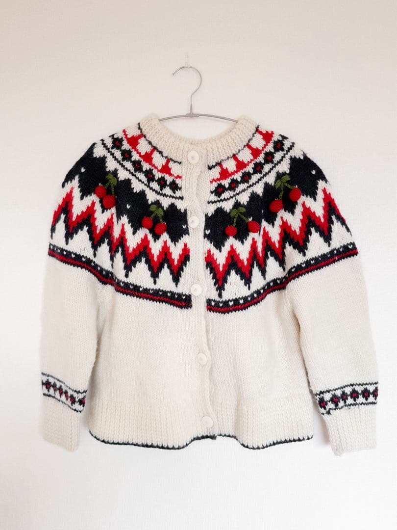 チ*オ様 CHILD WOMAN ネパールハンドニット 求心 さくらんぼ刺繍カー