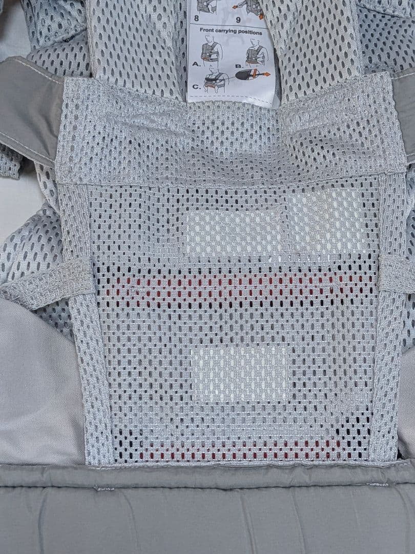 極美品 ベビービョルン ワンカイエアー グレー シルバー　 よだれカバー付き