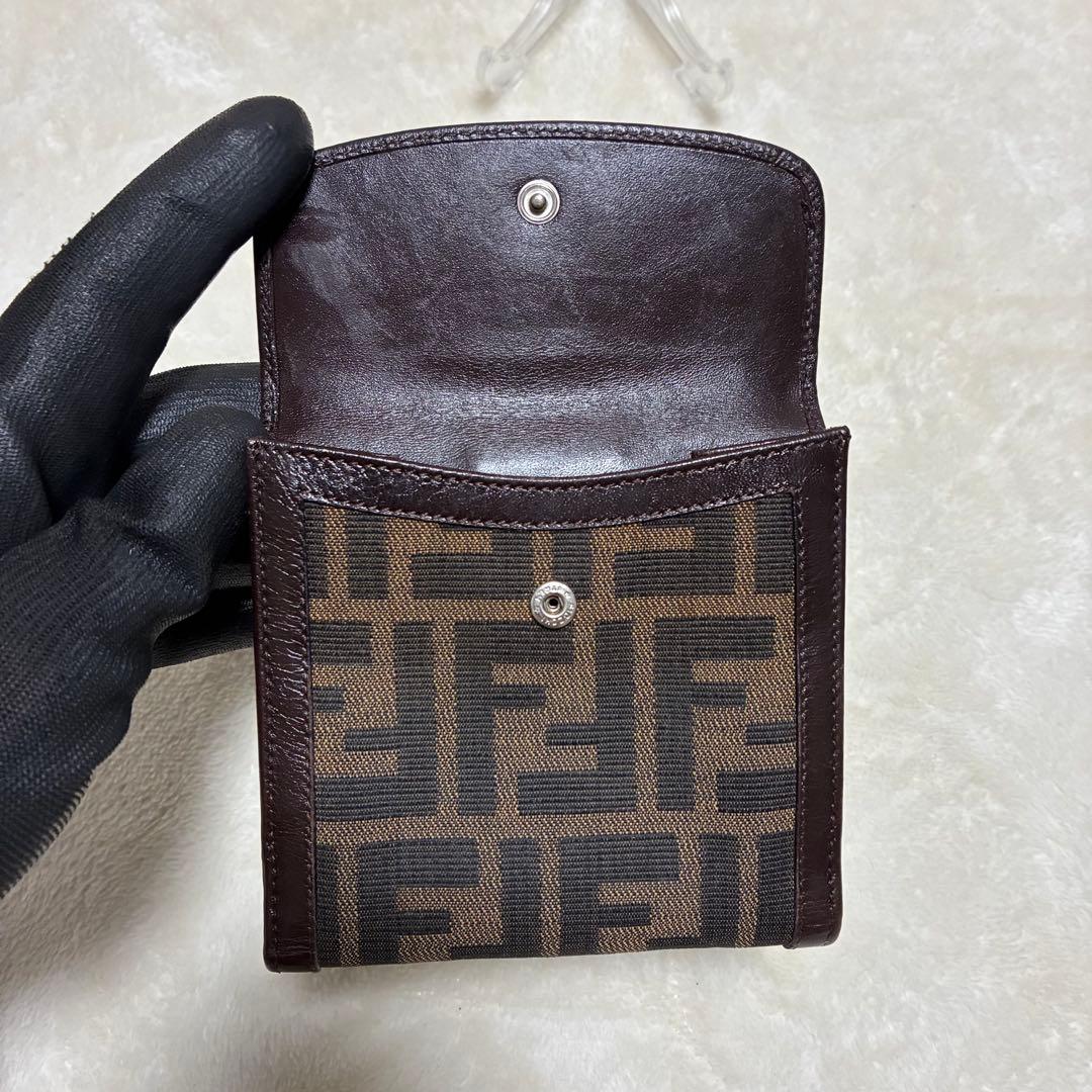 マ*️様 【美品】FENDI フェンディ ズッカ柄 二つ折り財布 レザー ブラウ