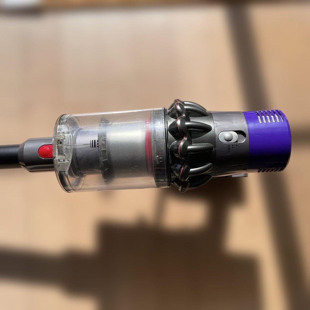 リャン様限定 Dyson V10スティッククリーナー本体 各種アタッチメント付き