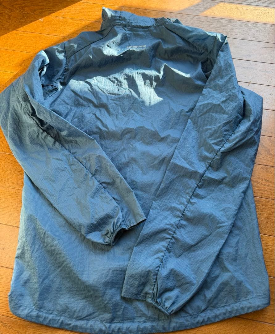 美品 patagonia パタゴニア フーディニジャケット S