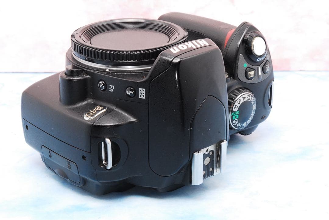 Nikon D40★初心者セット★カメラバッグ付★軽量＆小型★一眼レフカメラ