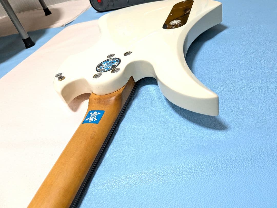 【音出し確認済】B.C.Rich モッキンバードベース ホワイト