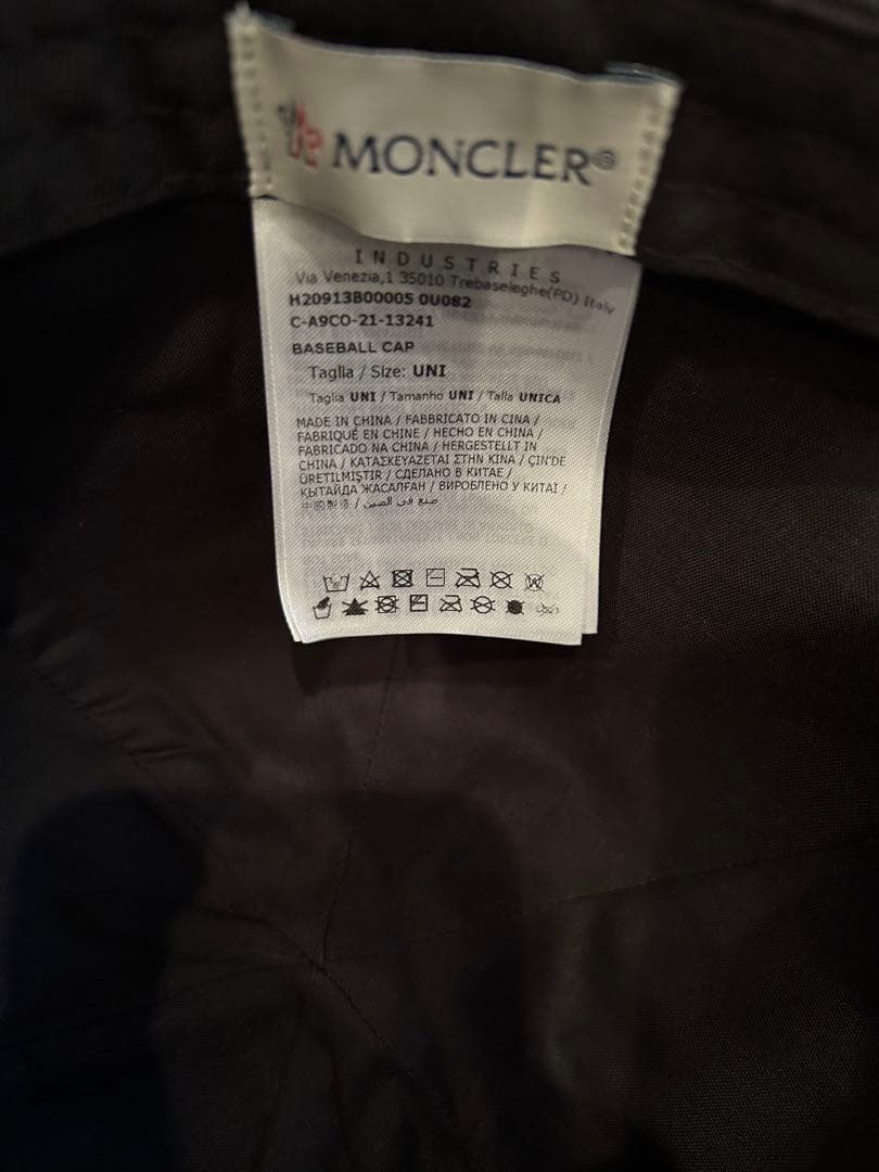 【新品未使用タグ付き】MONCLERベースボールキャップ　ブラック