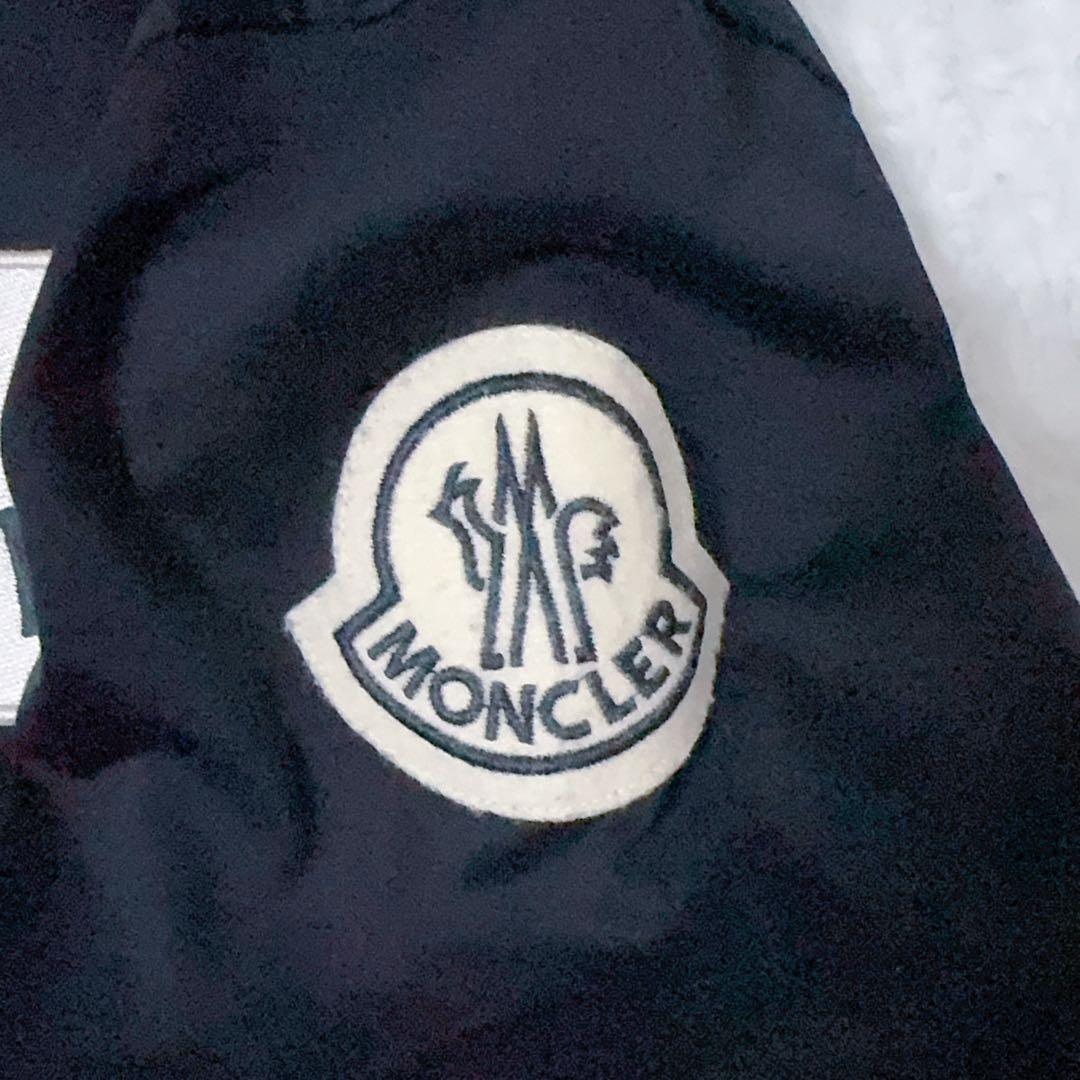 未使用級 MONCLER ブラックTシャツ 半袖 デカ ロゴ