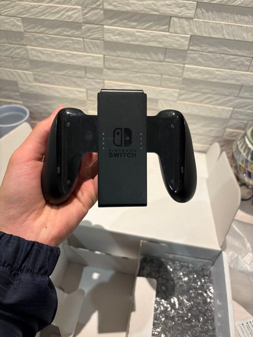 Nintendo Switch 本体　ゲーム機　任天堂