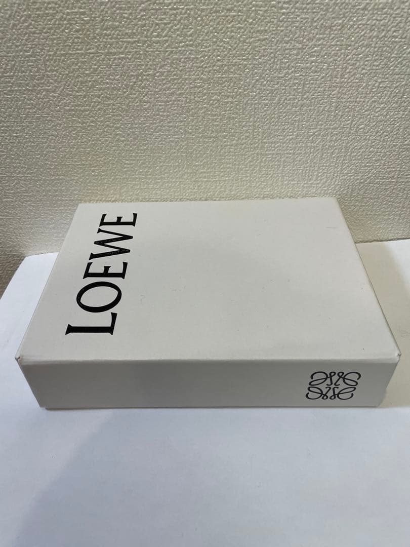 LOEWE ピンクベージュ　三つ折り財布