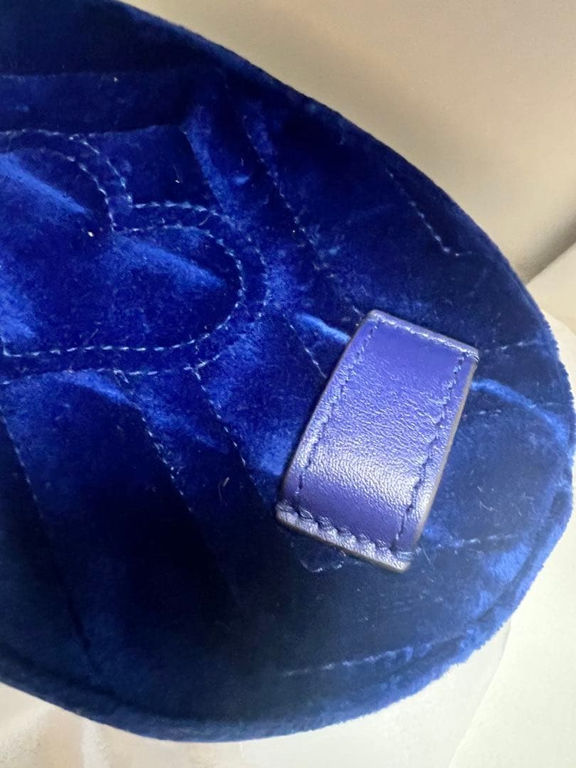 【今週までの出品】GUCCI ブルー キルティング ボディバッグ 正規品