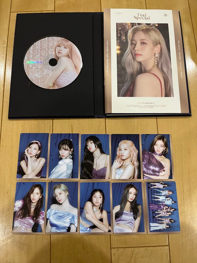 TWICE Feel Special アルバム CD、歌詞カード、ポスター付き