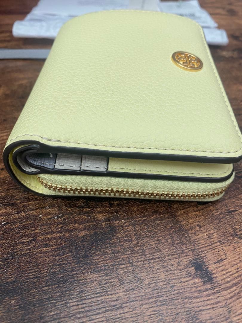 Tory Burch 二つ折り財布 イエロー