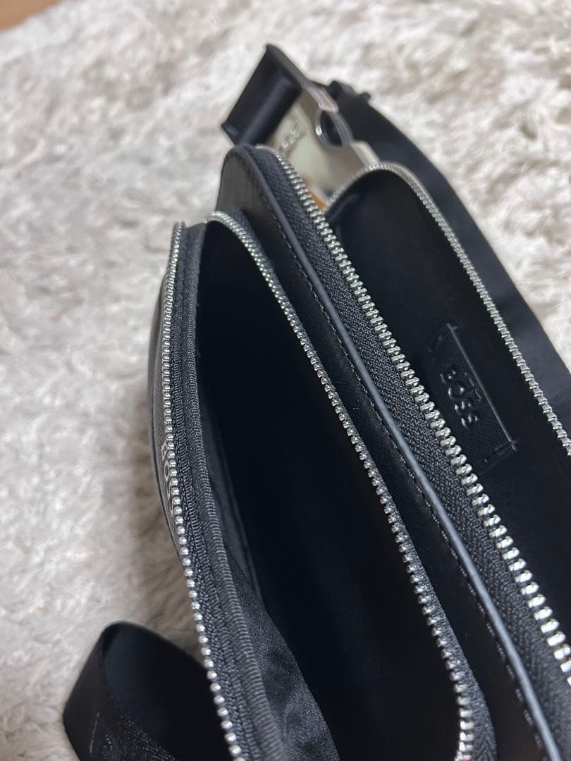 BOSS メンズショルダーバッグ 未使用 ブラック 長財布収納可