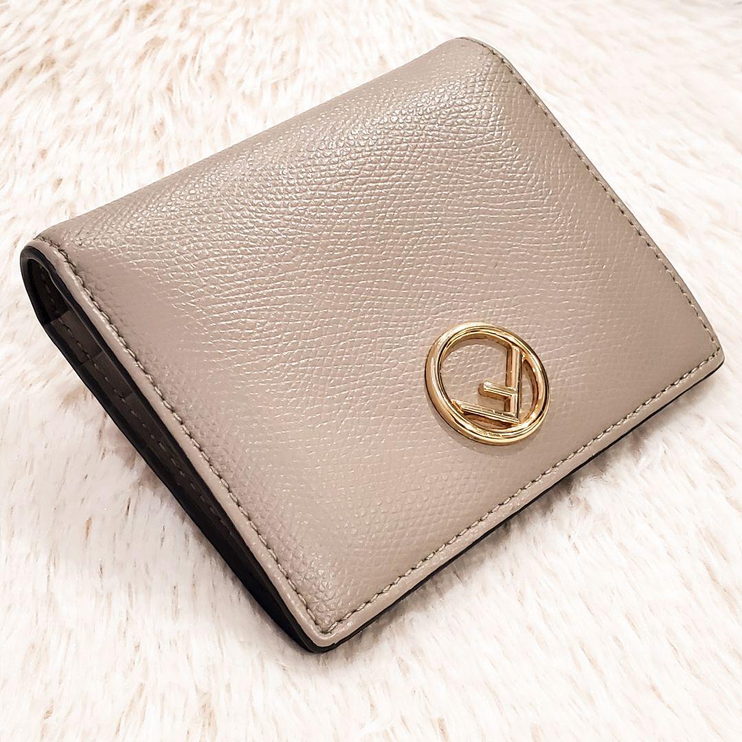 FENDI　２つ折り財布　エフイズ　フェンディ　コンパクトウォレット　ベージュ