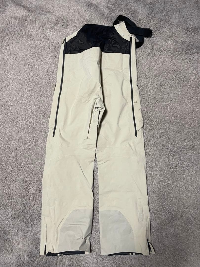 BURTON AK457 BIB ベージュ