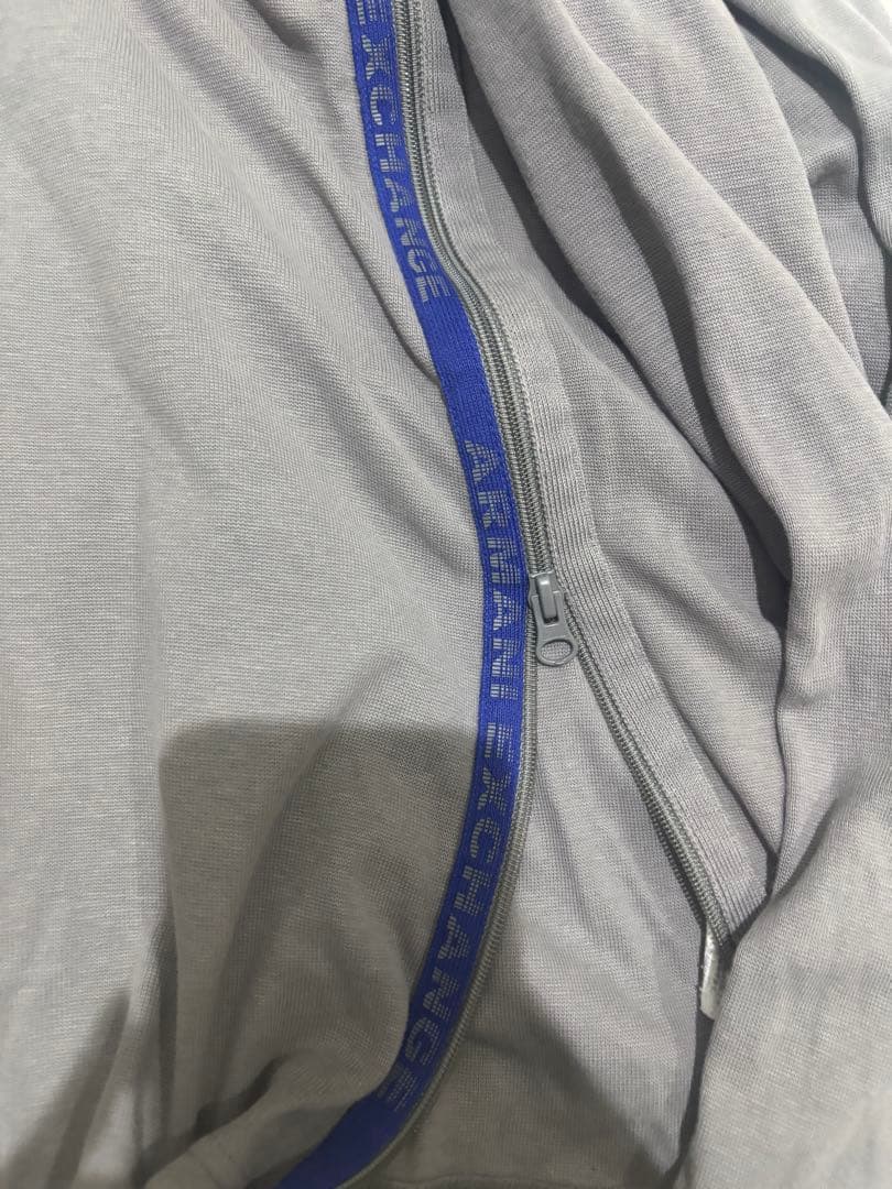あおばくん着用 ARMANI 斜めジップ 変形 カットソー