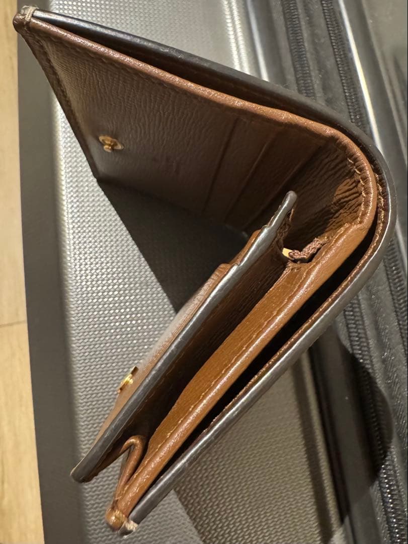 【最終値下げ】 美品GUCCI 二つ折り財布