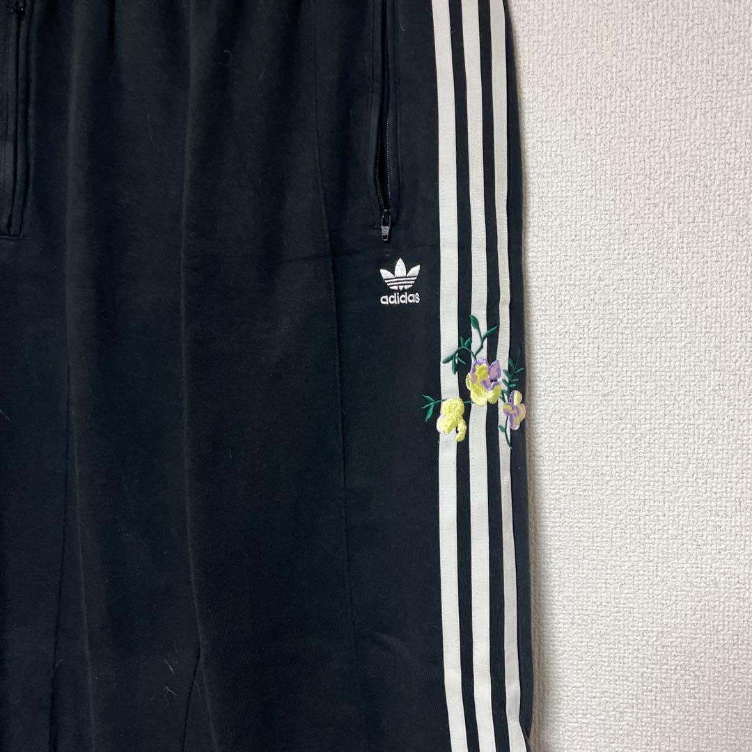 antifreeze70 ☆。.:＊・゜adidas 刺しゅう入りパンツ