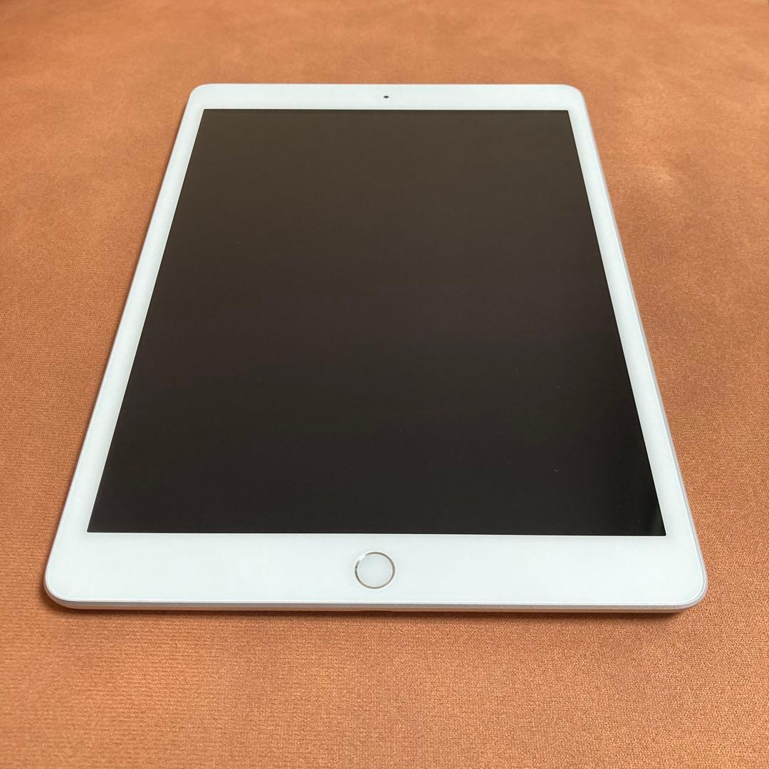 633 電池最良好☆比較的美品☆iPad8 第8世代 32GB WIFIモデル☆