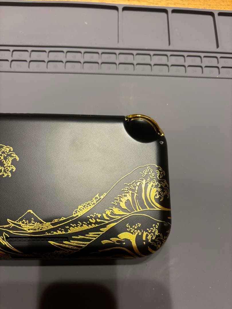Nintendo Switch Lite本体　カスタム品　外装：金の波柄仕様
