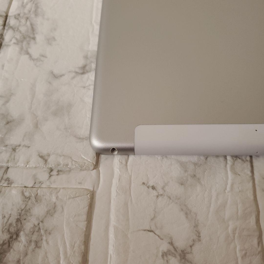 163 iPad 7世代 128GB SIMフリー シルバー