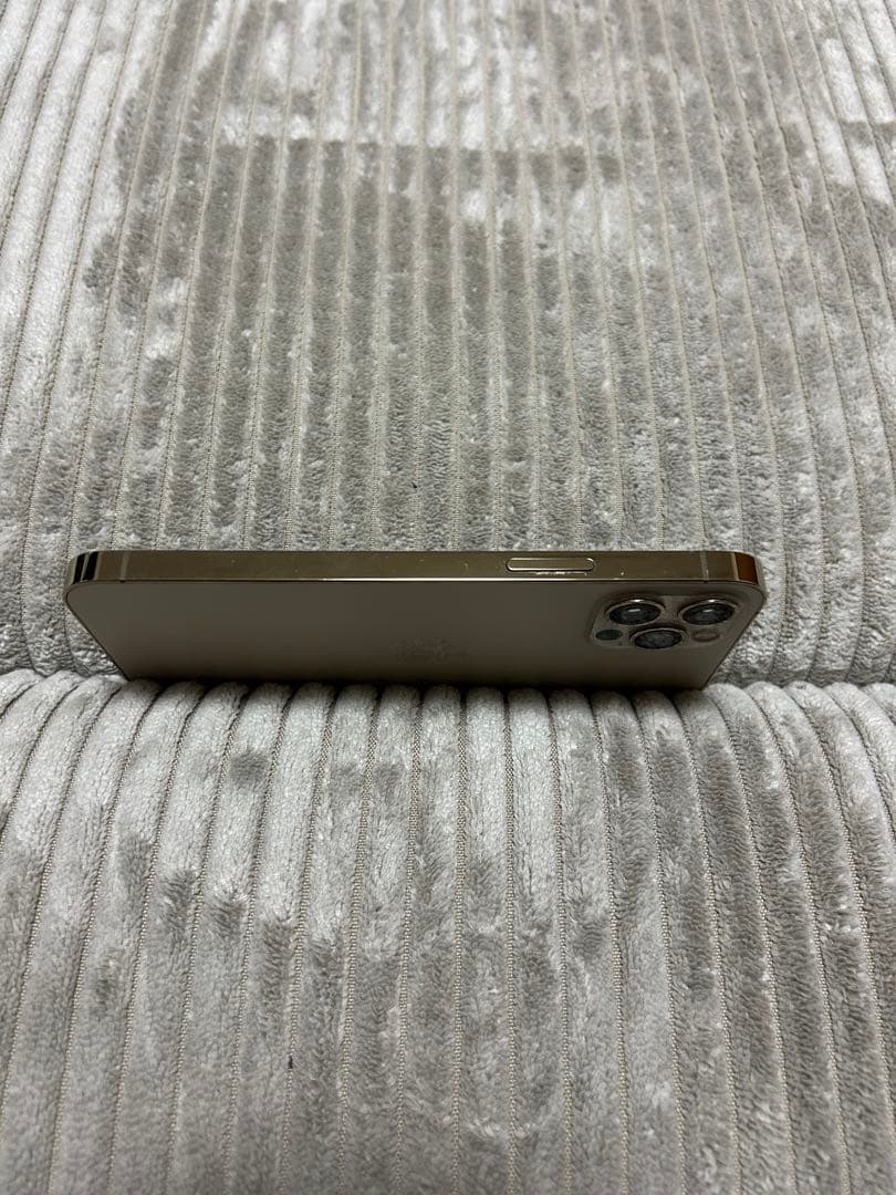 Apple iPhone 12 Pro ゴールド