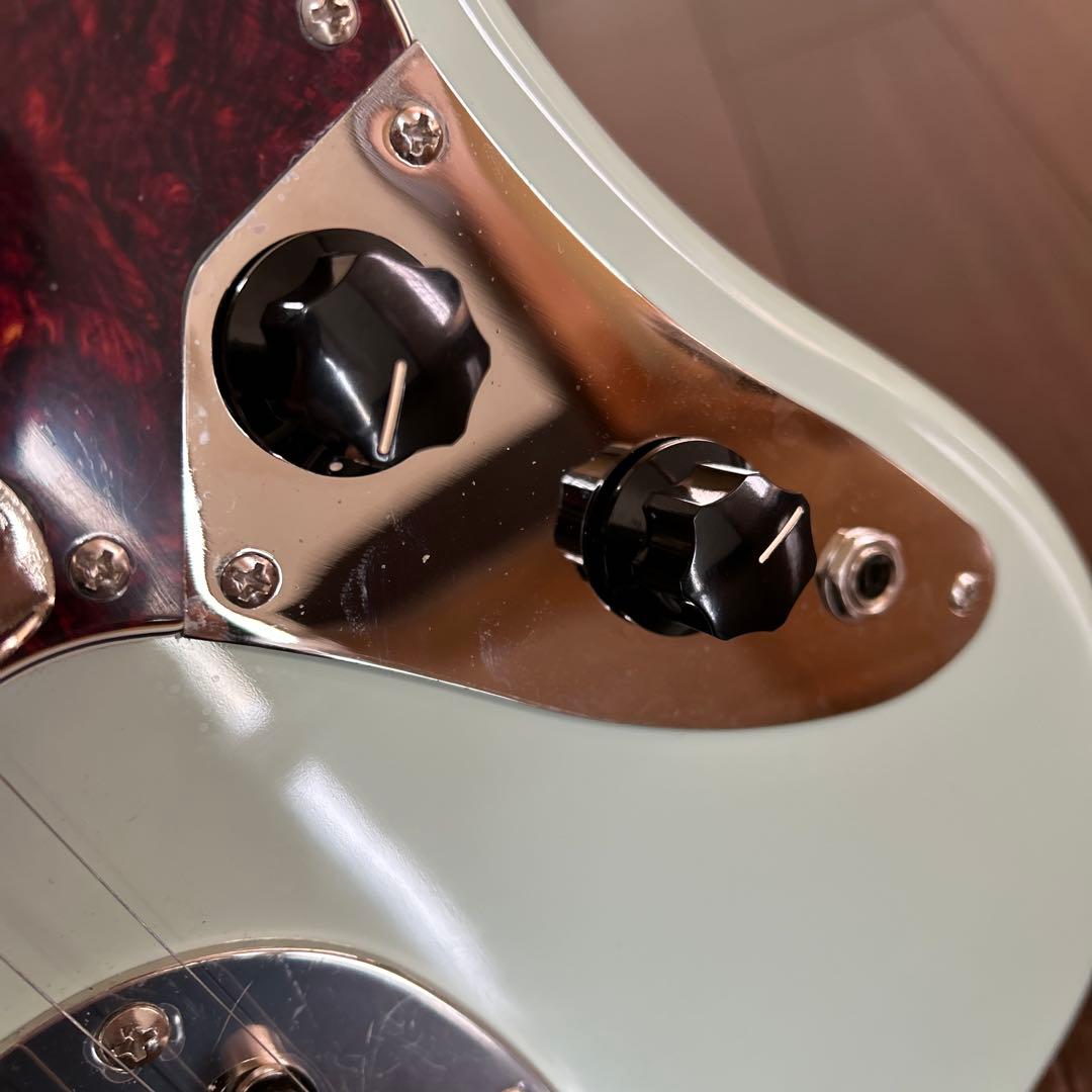スクワイヤー　ジャガー　Classic Vibe '70s Jaguar