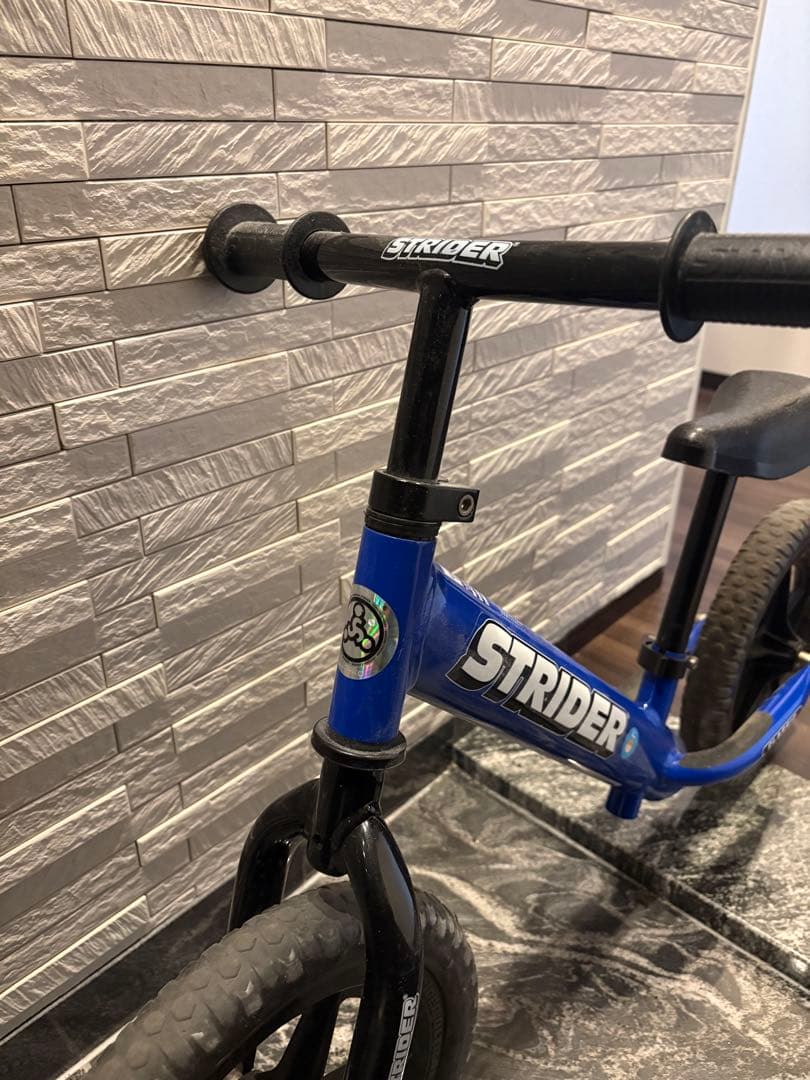 STRIDER バランスバイク 青 カモフラージュカバー付き