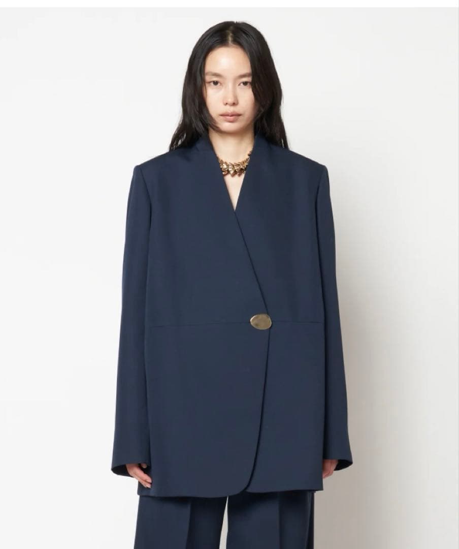 ジャケット・アウター HARU COLLARLESS WOOL TAILORED BLAZER