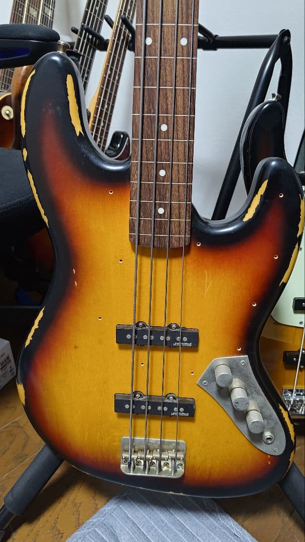 JHS　Vintage V96 ICON Fretless