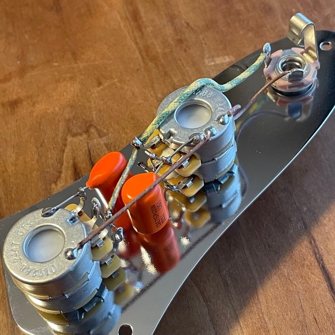 Fender Jazz Bass 1960sスタイル 配線済みアッセンブリー2連