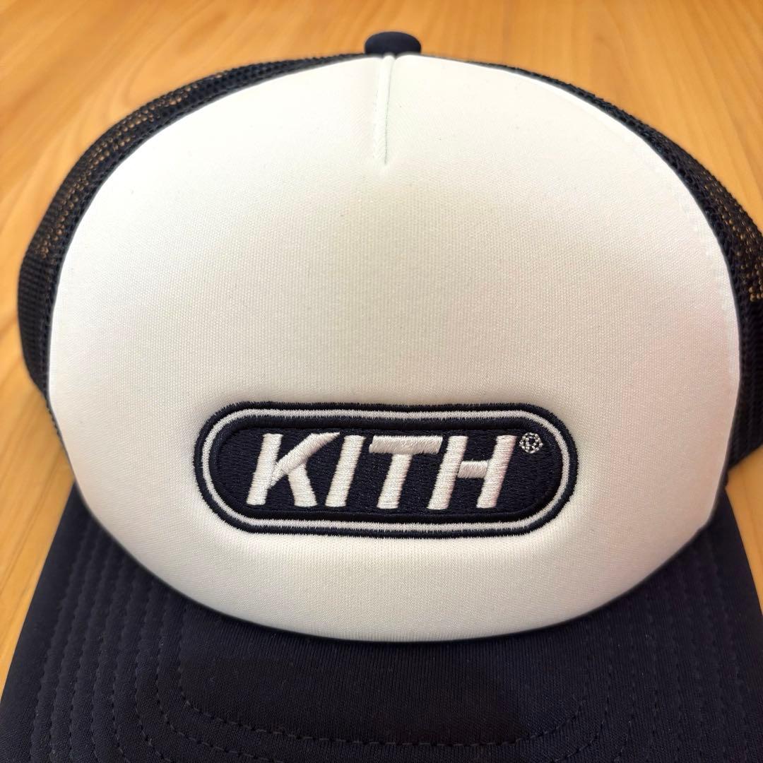 【美品】KITH トラッカーキャップ ホワイト/ネイビー 帽子